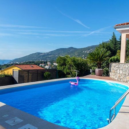Apartments Villa Adore Ичичи Экстерьер фото