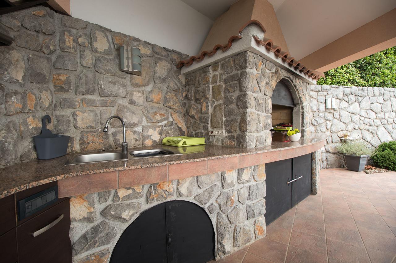 Apartments Villa Adore Ичичи Экстерьер фото