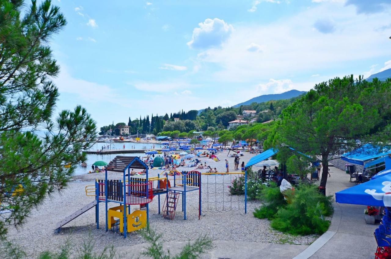 Apartments Villa Adore Ичичи Экстерьер фото