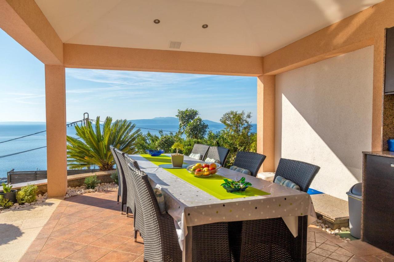Apartments Villa Adore Ичичи Экстерьер фото
