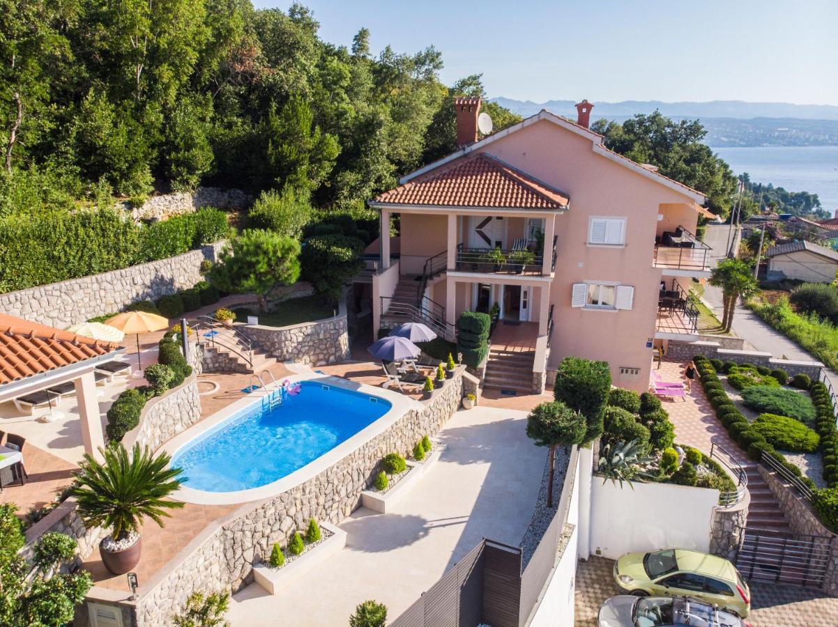 Apartments Villa Adore Ичичи Экстерьер фото