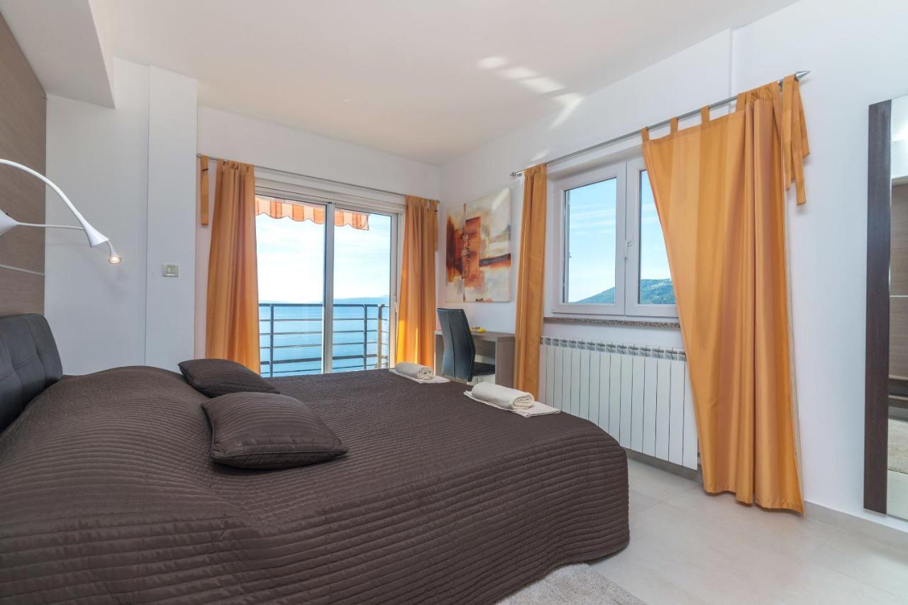 Apartments Villa Adore Ичичи Экстерьер фото