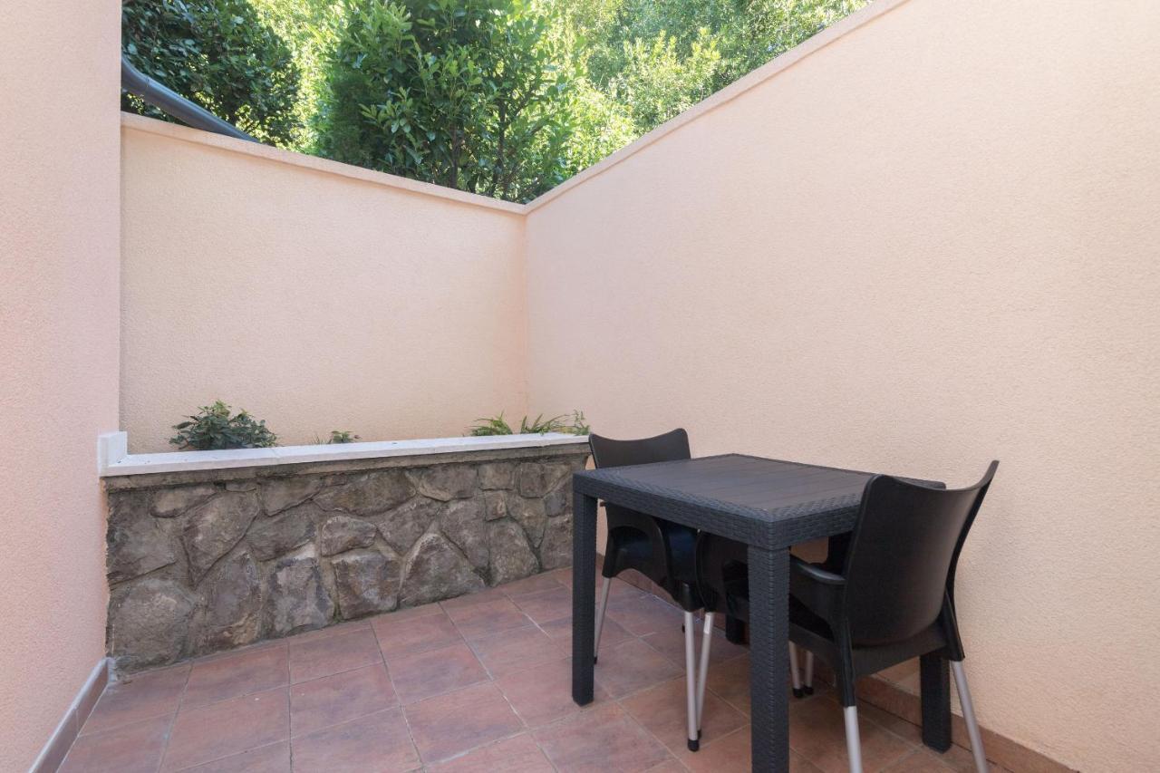 Apartments Villa Adore Ичичи Экстерьер фото