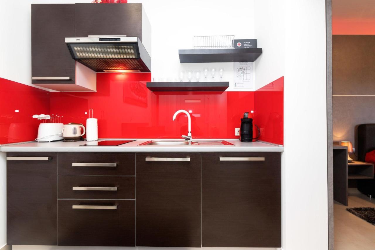 Apartments Villa Adore Ичичи Экстерьер фото