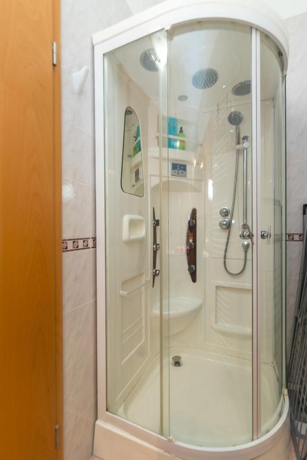 Apartments Villa Adore Ичичи Экстерьер фото