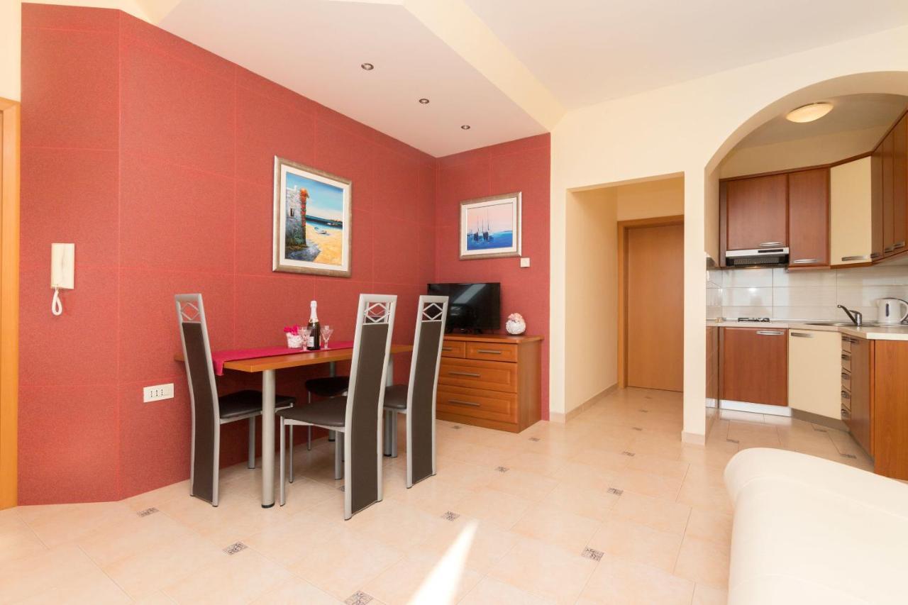 Apartments Villa Adore Ичичи Экстерьер фото