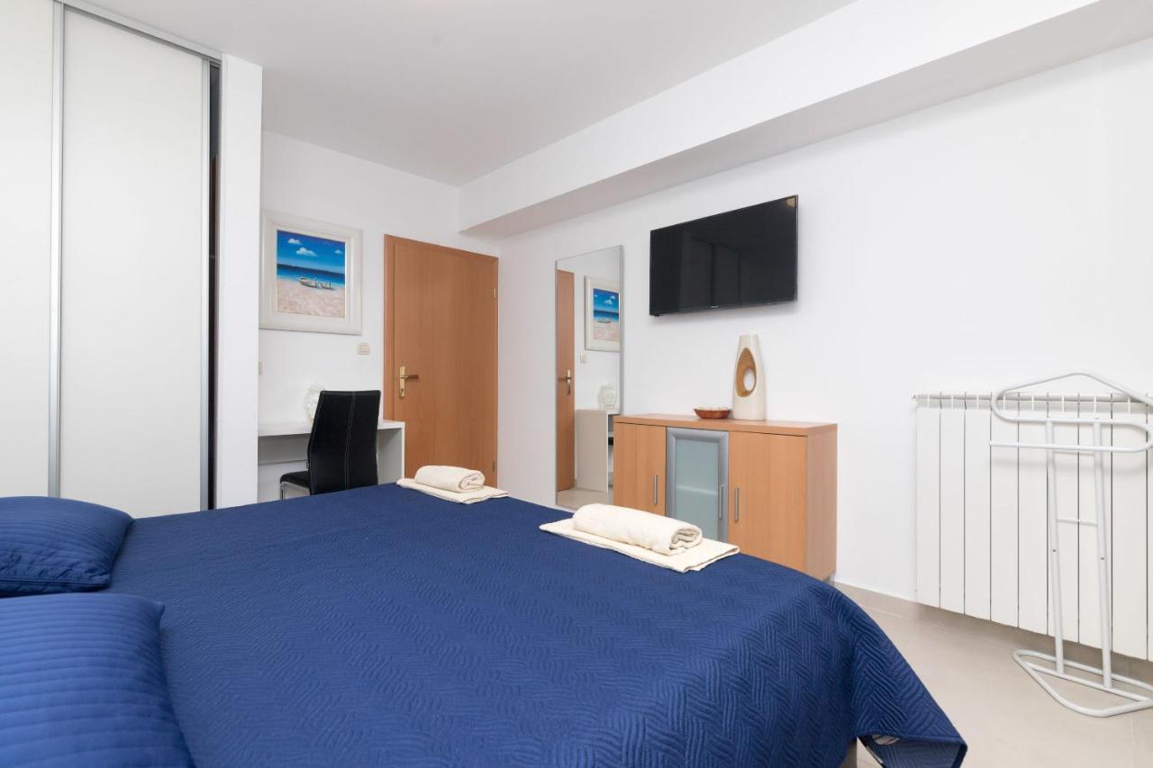 Apartments Villa Adore Ичичи Экстерьер фото