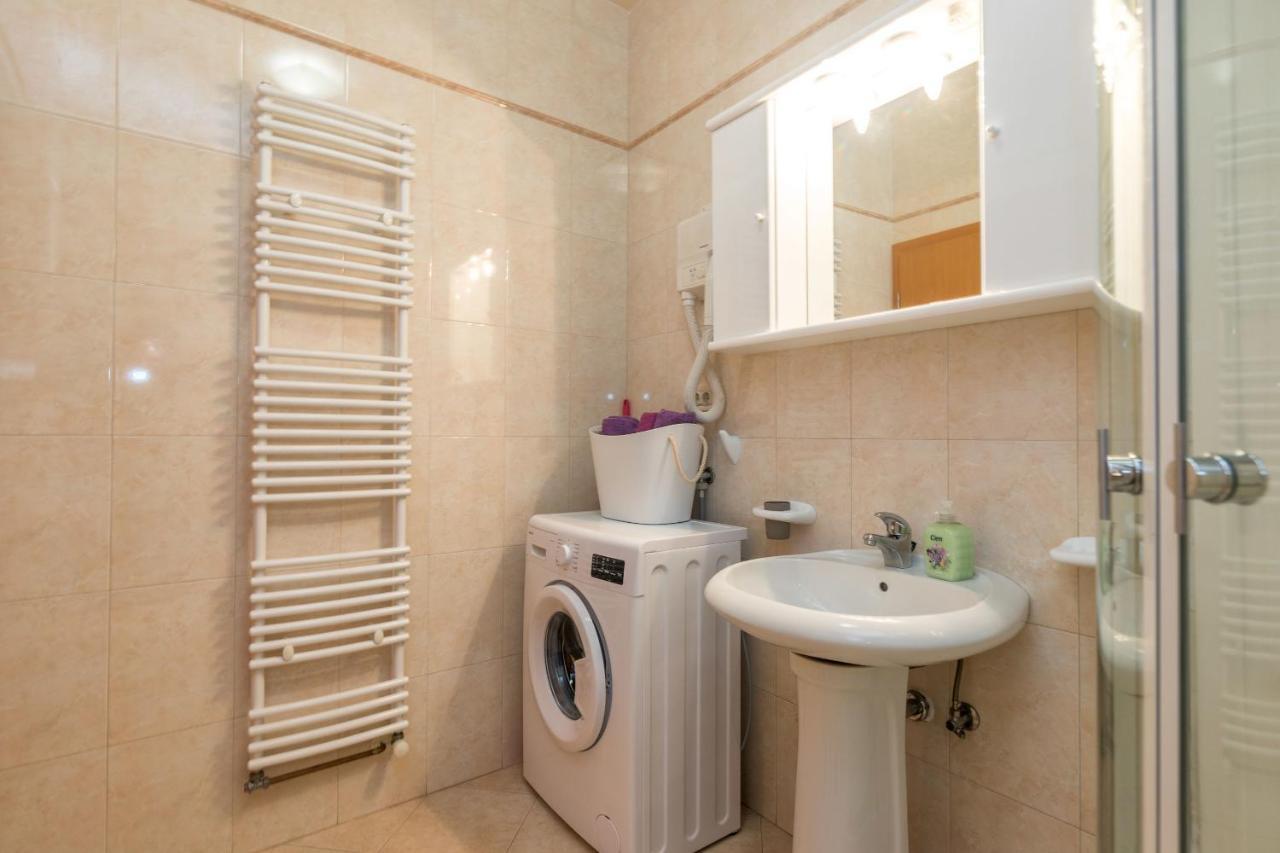 Apartments Villa Adore Ичичи Экстерьер фото