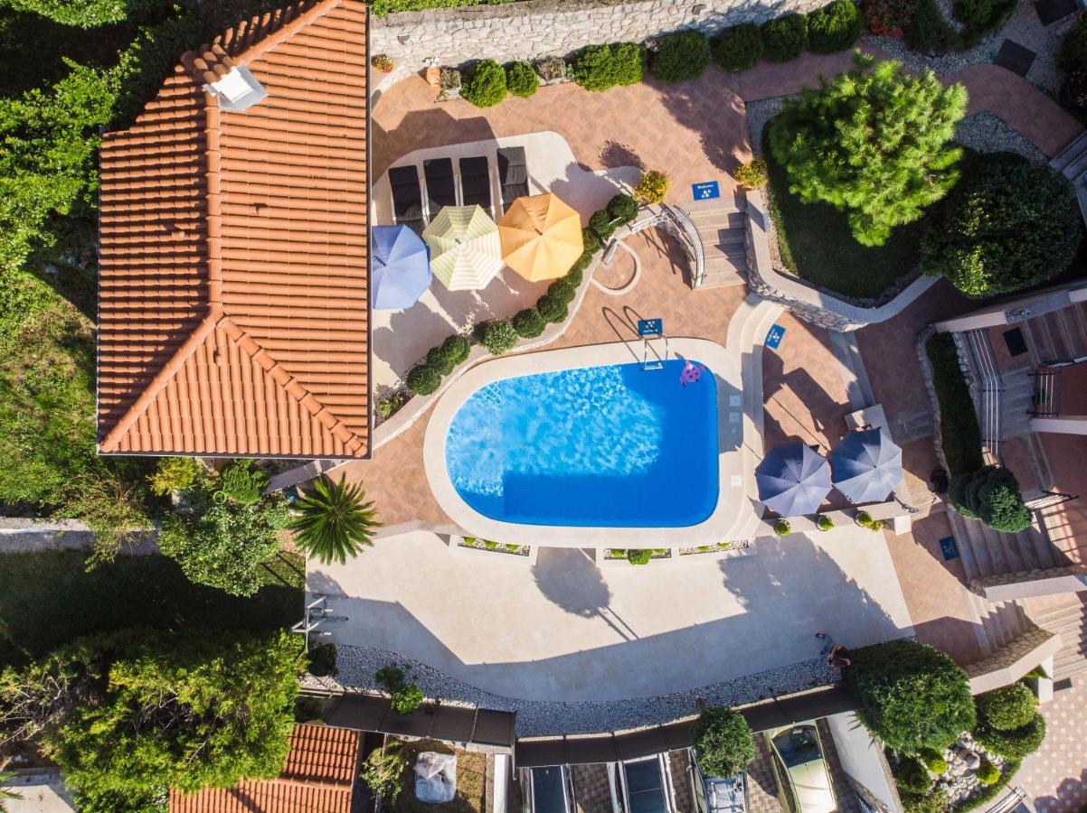 Apartments Villa Adore Ичичи Экстерьер фото