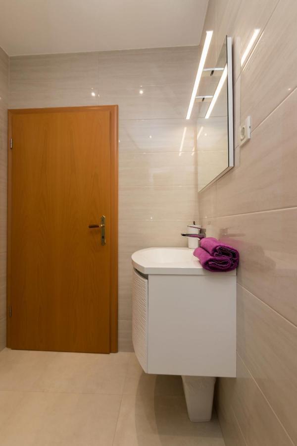 Apartments Villa Adore Ичичи Экстерьер фото