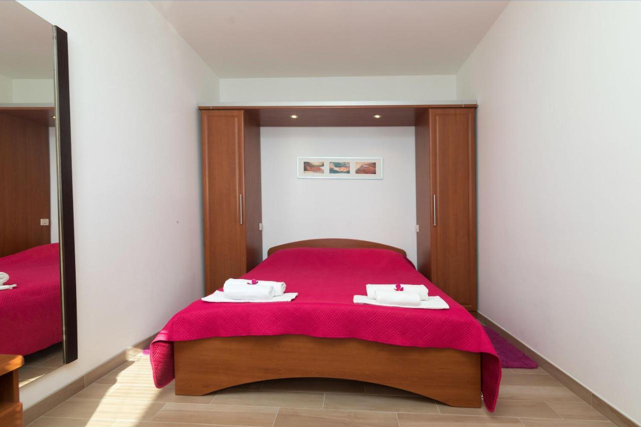 Apartments Villa Adore Ичичи Экстерьер фото