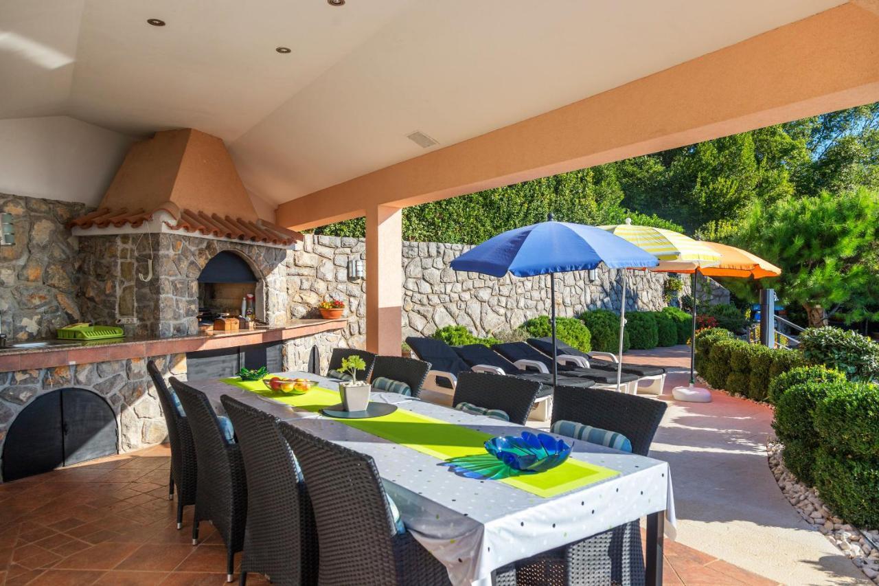 Apartments Villa Adore Ичичи Экстерьер фото