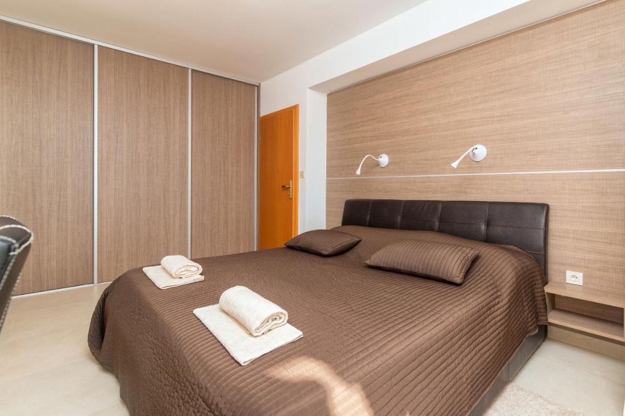 Apartments Villa Adore Ичичи Экстерьер фото