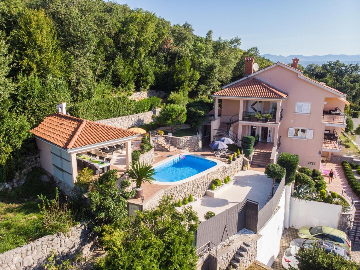 Apartments Villa Adore Ичичи Экстерьер фото