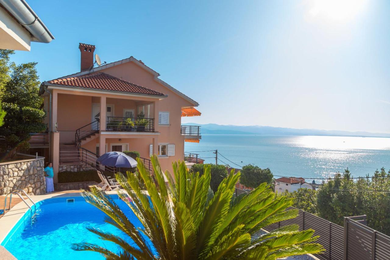 Apartments Villa Adore Ичичи Экстерьер фото